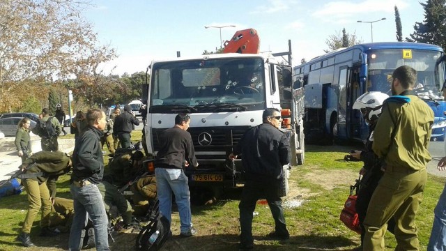 Zamach w Izraelu. Ciężarówka wjechała w tłum ludzi