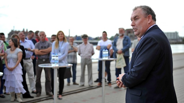 Dotychczasowy prezes Portu Rybackiego Gryf w Szczecinie Paweł Stępień kończy pracę na swoim stanowisku. Decyzją Rady Nadzorczej przestał także pełnić funkcję prezesa spółki Gryf Nieruchomości.