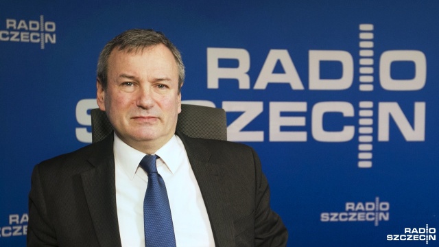 Bolszewickie metody oraz wchodzenie z butami w czyjeś życie - tak działacz.Nowoczesnej Tomasz Szybowski ocenia podawane przez media informacje o podróżach po Polsce za publiczne pieniądze Ryszarda Petru i Joanny Schmidt.