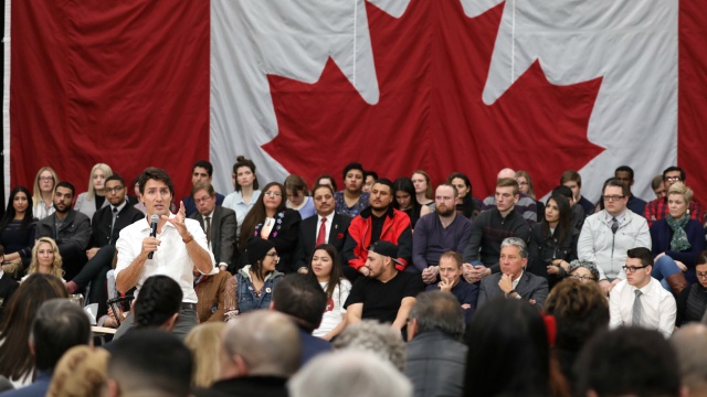 Stany Zjednoczone zakazują wjazdu obywatelom Iranu i sześciu innych krajów zamieszkanych głównie przez muzułmanów krajów - premier Kanady Justin Trudeau zapowiada, że w jego kraju zostaną oni przyjęci z otwartymi rękami.