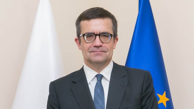 Ambasador RP w Waszyngtonie Piotr Wilczek zaprotestował przeciwko twierdzeniom, że Polska należy do krajów, które nie chcą przyznać, że Hitler miał przede wszystkim na celu eksterminację Żydów.