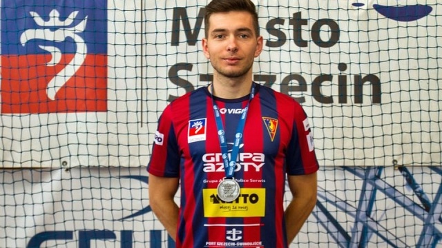 Halowi piłkarze Pogoni 04 Szczecin Michał Kubik, Artur Jurczak i Dominik Solecki zostali powołani do reprezentacji Polski w futsalu na zgrupowanie szkoleniowe.