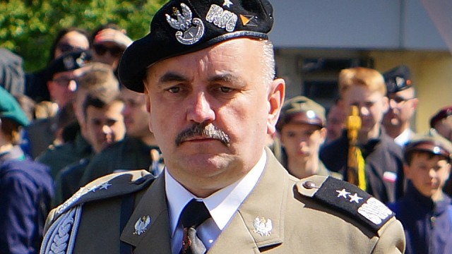 Prezydent Andrzej Duda nominował nowego Dowódcę Generalnego Rodzajów Sił Zbrojnych. Został nim generał Jarosław Mika, dotychczasowy dowódca 11. Lubuskiej Dywizji Kawalerii Pancernej, tzw. Czarnej Dywizji.