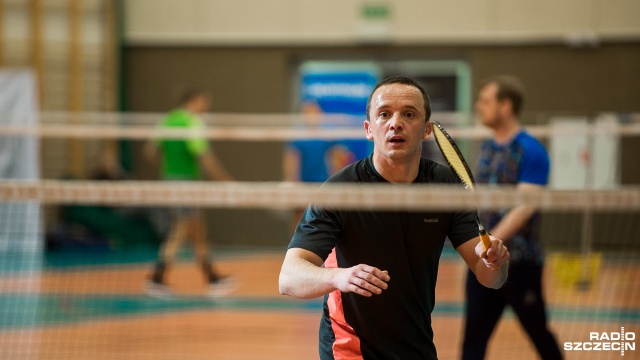 Przez dwa dni Police będą stolicą polskiego badmintona. Już po raz 19. odbywa się tam Międzynarodowy Turniej Badmintona Netto Cup. Dotychczasowe edycje rozgrywane były w Szczecinie, ale ze względu na coraz większą liczbę uczestników imprezę przeniesiono do Polic.