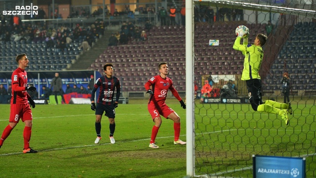 Piłkarze Pogoni Szczecin od zwycięstwa rozpoczęli tegoroczne występy w Lotto ekstraklasie. Portowcy wygrali z Piastem Gliwice 2:1 w poniedziałkowym meczu 21 kolejki rozgrywek.
