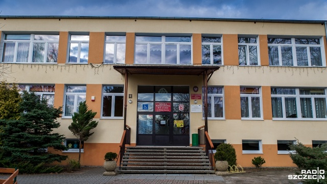 Ferie zimowe w Łobzie będą trwały dłużej. Uczniowie Szkoły Podstawowej nr 2 do klas wrócą dopiero za kilka dni.