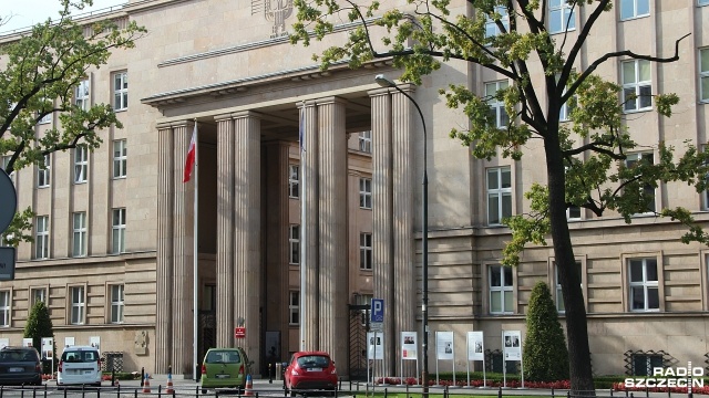 Ministerstwo Edukacji Narodowej nie bierze udziału w sporze z nauczycielami - oświadczyła rzeczniczka resortu Anna Ostrowska. We wtorek Związek Nauczycielstwa Polskiego ogłosił, że nauczyciele będą strajkowali 31 marca.