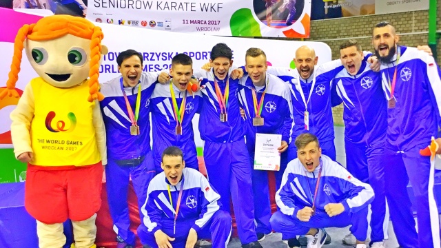 Trzy złote medale, jeden srebrny i trzy brązowe przywieźli z tegorocznych Mistrzostw Polski Seniorów w olimpijskim Karate WKF zawodnicy Bodaikan Szczecin.