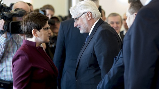 Rząd przyjął projekt nowelizacji ustawy o służbie dyplomatycznej. Wprowadza ona między innymi lustrację dla wszystkich dyplomatów na zagranicznych placówkach.