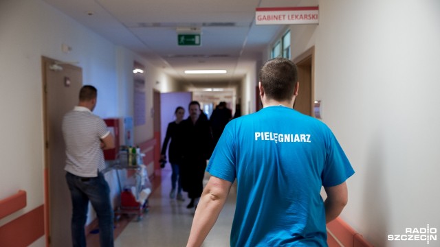 Senat bez poprawek przyjął nowelizacje ustawy o świadczeniach opieki zdrowotnej finansowanych ze środków publicznych. Ustawa, która wprowadza tzw. sieć szpitali czeka już tylko na podpis prezydenta. Ma wejść w życie w siedem dni od jej ogłoszenia.