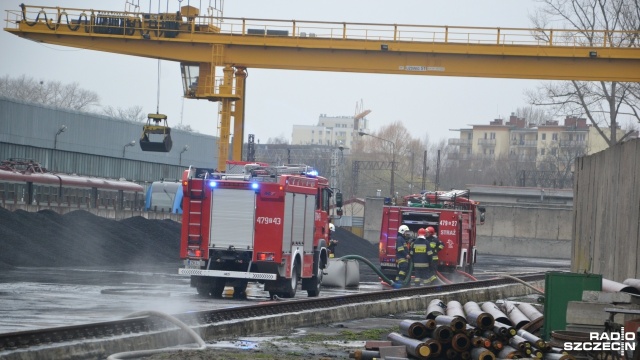 Mężczyzna zasłabł na galerii komina Miejskiej Energetyki Cieplnej, na miejsce wezwano straż pożarną - taki był scenariusz czwartkowych ćwiczeń kołobrzeskich strażaków.