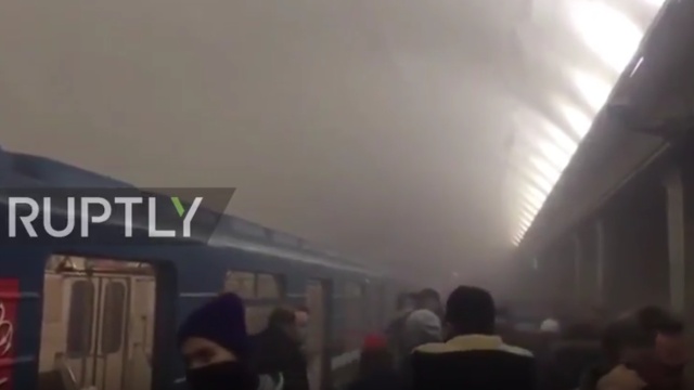 Dziesięć ofiar śmiertelnych, blisko 40 osób rannych - to najnowszy bilans eksplozji, do której doszło w poniedziałek po południu w metrze w Petersburgu. Narodowy Komitet Antyterrorystyczny Rosji potwierdził, że w metrze znaleziono drugi ładunek wybuchowy, który został rozbrojony.