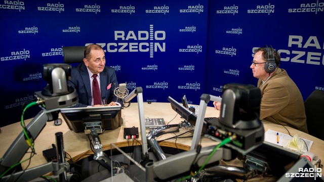 Myślę o tym, kogo promować na stanowisko prezydenta Świnoujścia w przyszłorocznych wyborach - przyznał we wtorek, w Rozmowie pod krawatem, obecnie sprawujący to stanowisko, Janusz Żmurkiewicz.