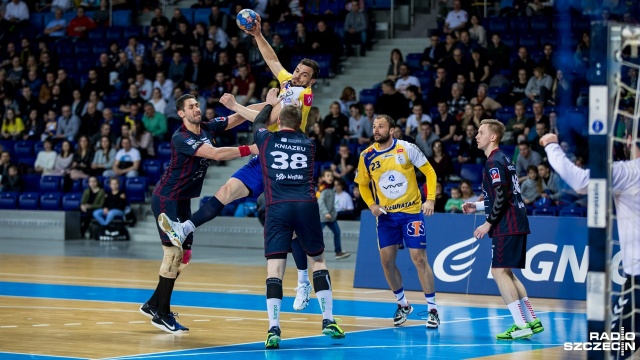 Niespodzianki nie było. Piłkarze ręczni Sandry SPA Pogoni słabsi o Vive Tauronu Kielce w ćwierćfinale Pucharu Polski.