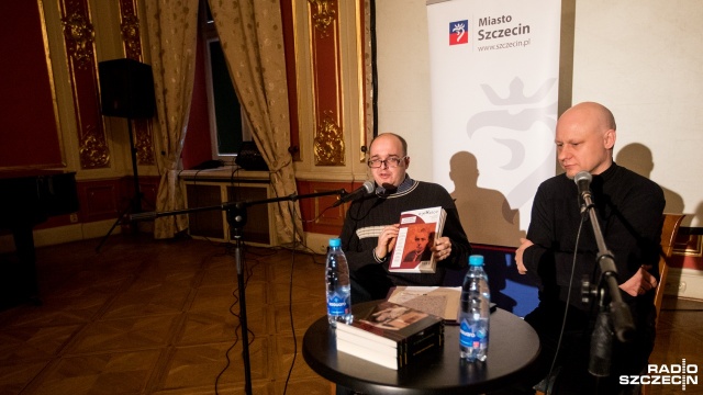 Najnowszy eleWator, szczeciński kwartalnik literacko-kulturalny, poświęcony jest życiu i twórczości rosyjskiego pisarza i poety Wielimira Chlebnikowa.