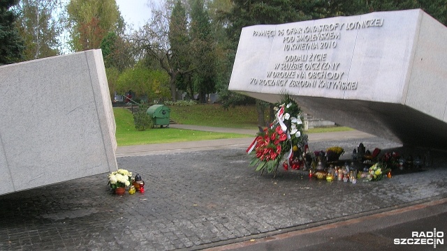 Rosyjskie media przypominają, że dziś mija siedem lat od katastrofy lotniczej, w której zginął prezydent RP Lech Kaczyński i 95 osób, towarzyszących mu w drodze do Katynia.