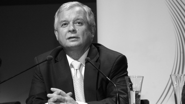 W Smoleńsku trwają uroczystości związane z 7. rocznicą katastrofy polskiego samolotu TU-154 M. 10 kwietnia 2010 roku zginęło w niej 96 osób, wśród nich prezydent Lech Kaczyński. Polska delegacja leciała na obchody 70. rocznicy Zbrodni Katyńskiej.