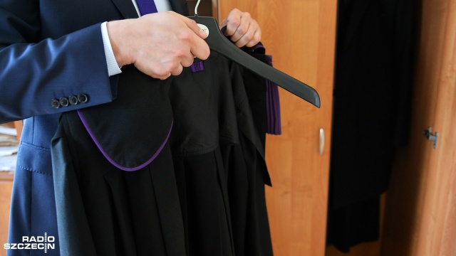Odwiesili togi na wieszaki i poszli na zebrania - w ten sposób sędziowie sprzeciwili się reformie sądownictwa planowanej przez Ministerstwo Sprawiedliwości.