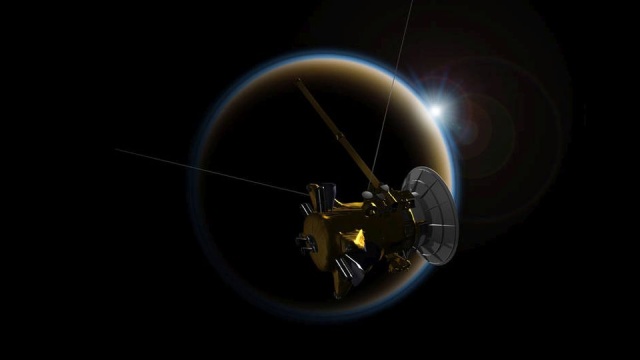 Kosmiczna sonda Cassini, rozpoczyna ostatni etap swojej wieloletniej podróży. Eksperci NASA kierują ją w stronę planety Saturn.