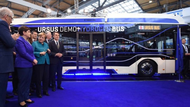 10 polskich firm i 20 tak zwanych startup-ów prezentuje swoje osiągnięcia na polskim stoisku podczas targów Hannover Messe. Łącznie na jednych z największych na świecie targach technologicznych wystawia się około 200 firm znad Wisły.