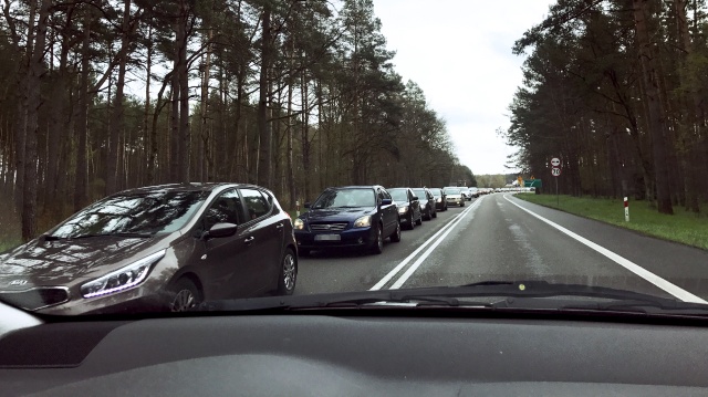W sporych korkach utknęli kierowcy jadący w sobotę po południu nad morze trasą S3.