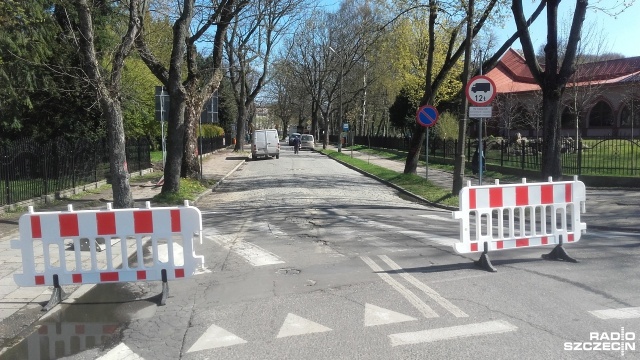 Rozpoczął się największy remont drogowy w dzielnicy uzdrowiskowej w Kołobrzegu. Z ruchu wyłączona jest ulica Mickiewicza na odcinku od skrzyżowania z Portową do wysokości ulicy Spacerowej.