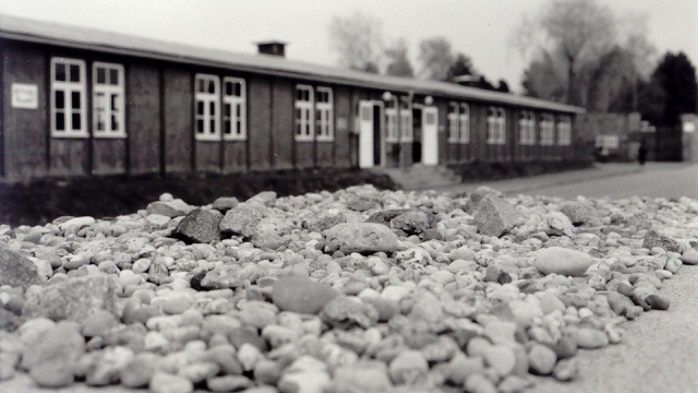 Delegacje z kilkudziesięciu państw upamiętniły 72. rocznicę wyzwolenia więźniów nazistowskiego obozu Mauthausen w Austrii.