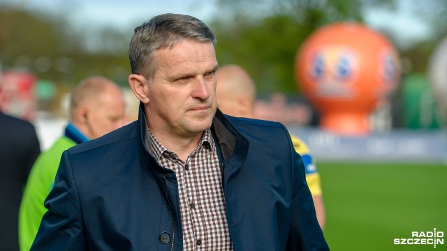 Jeszcze za wcześnie żeby rozmawiać o tym, kto zostanie nowym trenerem Pogoni Szczecin - mówił na poniedziałkowej konferencji prasowej prezes klubu Jarosław Mroczek.