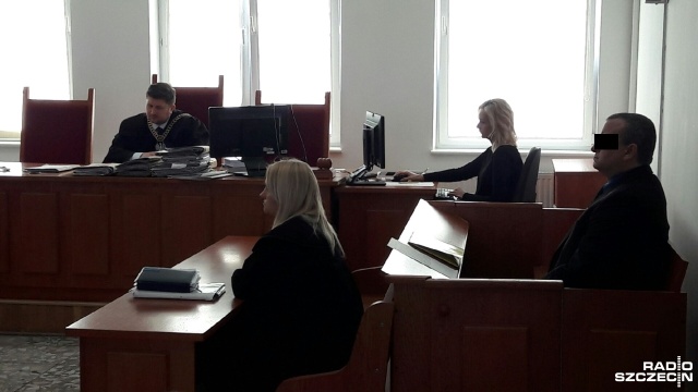 10 lat więzienia, 50 tysięcy złotych dla żony i 80 tys. zł dla teściowej - takich kar chce prokurator dla Ryszarda W. Mężczyzna dwa lata temu spowodował wypadek, w którym zginął jego syn i teść.