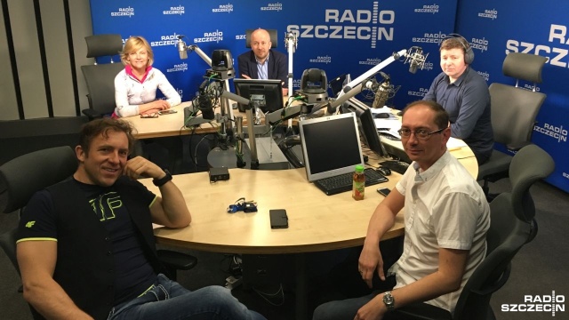 Wyjazd radnych osiedlowych nad morze razem z Piotrem Krzystkiem - radni miejscy krytykują prezydenta Szczecina w Kawiarence politycznej Radia Szczecin.