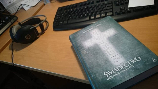 Audiobook na podstawie rozmów Chrystusa z mistyczką ze Szczecina ma powstać w Częstochowie. Świadectwo. Dziennik duchowy to 650 stron, na których Alicja Lenczewska zapisała rozmowy z Chrystusem na podstawie swoich prywatnych objawień.