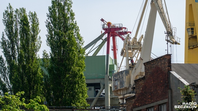 Policka spółka Stalkon kończy budowę ogromnego urządzenia do rozładunków statków. Na pochylni Odra Nowa w Szczecińskim Parku Przemysłowym trwa montaż.