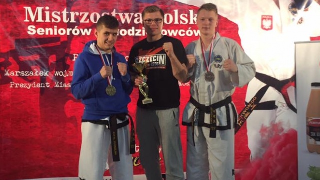 Dwa medale: złoty i brązowy zdobyli zawodnicy Szczecińskiego Klubu Sportowego Taekwon-do w Mistrzostwach Polski w Taekwon-do ITF w Ciechanowie.
