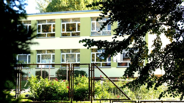 Po doniesieniach o przemocy wobec uczniów nastąpiła kontrola w podstawówce w Starych Bielicach w Zachodniopomorskiem. Do placówki weszli policjanci i pracownicy Kuratorium Oświaty w Szczecinie.
