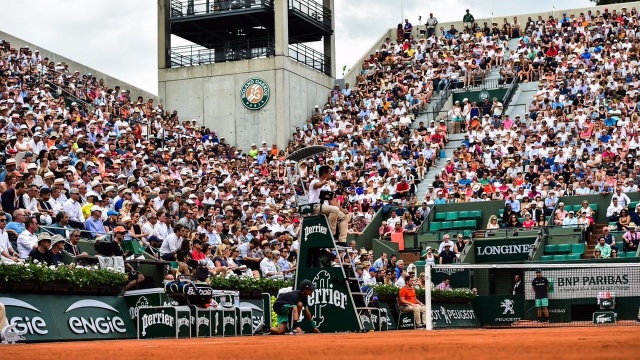 Marcin Matkowski z SKT Szczecin od zwycięstwa rozpoczął występy w wielkoszlemowym turnieju tenisowym French Open odbywającym się na kortach imienia Rolanda Garrosa.