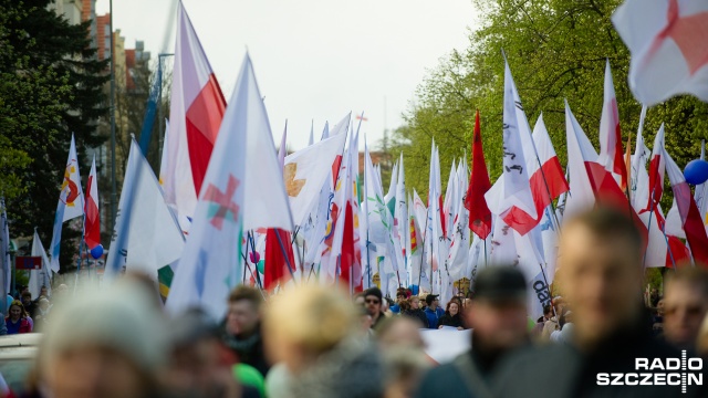 Marsz Dla Życia i Rodziny przeszedł w niedzielę ulicami Słupska. W manifestacji, organizowanej w ponad stu miastach w całym kraju, wzięło udział blisko tysiąc osób.