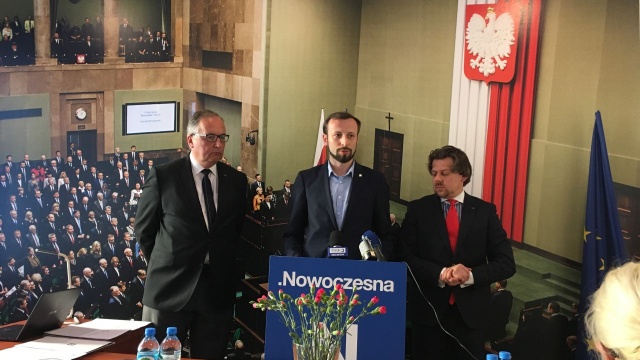 .Nowoczesna chce z Platformą Obywatelską opracować program przed wyborami samorządowymi, propozycję wystosował zarząd tej partii. - Będziemy rozmawiać z każdym z kandydatów Platformy na stanowisko prezydenta Szczecina. Nawet jeżeli będzie ich trzech - deklarują działacze.
