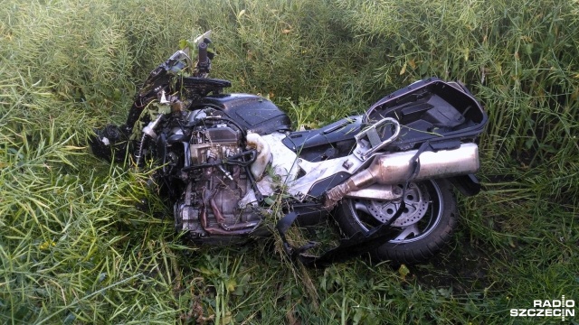 Wypadek na drodze krajowej nr 6 w Karwinie w gminie Karlino. Po godzinie 20 motocykl zderzył się tam z ciężarówką. Jedna osoba została ranna.