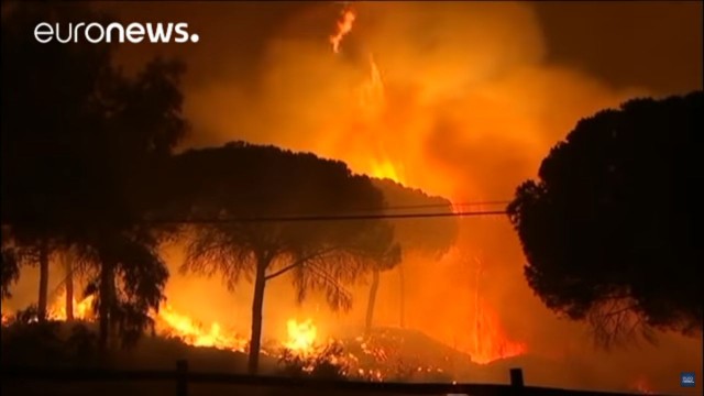 Walka z pożarem w Hiszpanii nadal trwa [WIDEO]
