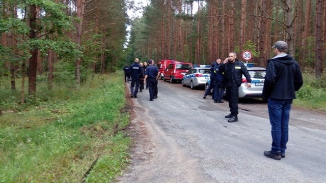 W niedzielę 58-latek wybrał się z bratem do lasu w okolicach Giżyny w gminie Kalisz Pomorski, a kiedy się rozdzielili stracił orientację i nie był w stanie wrócić do domu.