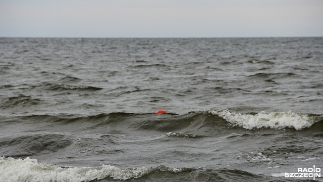 Fiaskiem zakończyły się poszukiwania zaginionego mężczyzny, który kąpał się w Bałtyku. W Darłówku morski brzeg od strony plaży i morza patrolowali policjanci i ratownicy wodni. Nikogo nie znaleźli.