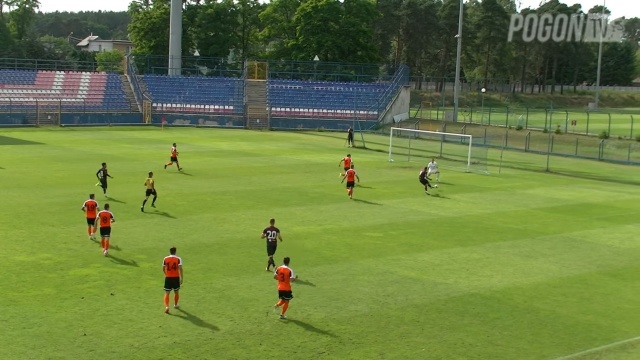 Piłkarze Pogoni Szczecin pokonali Zagłębie Lubin 2:1 w towarzyskim meczu rozegranym we Wronkach. To drugi kontrolny pojedynek Portowców podczas zgrupowania we Wronkach i pierwsze zwycięstwo pod wodzą nowego trenera Macieja Skorży.