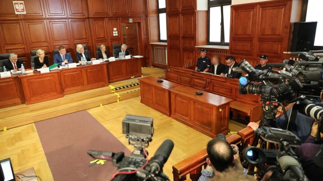 Sejmowa komisja śledcza ds. Amber Gold przesłuchała w stołecznym sądzie okręgowym byłego prezesa firmy - Marcina P.