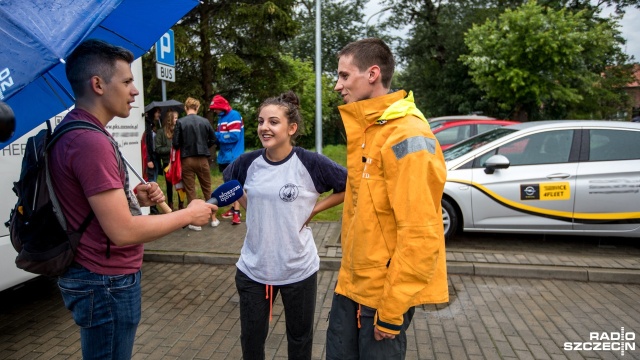 Kolejna część Reprezentacji Szczecina jest już w drodze na regaty The Tall Ships Races. Autokar z załogą, która będzie się ścigać na Fryderyku Chopinie wyjechał o godzinie 19 ze szczecińskiego Centrum Żeglarskiego do szwedzkiego Halmstad.