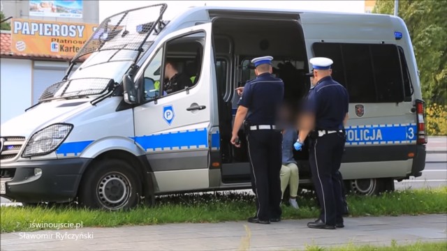 Obywatelka Niemiec, która kilka dni temu w Świnoujściu najpierw spowodowała kolizję drogową a później zaatakowała policjantkę, została skazana. Kobieta była pijana.