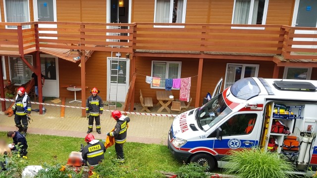 Wypadek na kolonii w Międzyzdrojach. Zarwał się drewniany taras jednego z domków. Sześcioro dzieci trafiło do szpitali. 11- i 12-latkowie pochodzą z województw: wielkopolskiego, kujawsko-pomorskiego czy dolnośląskiego.