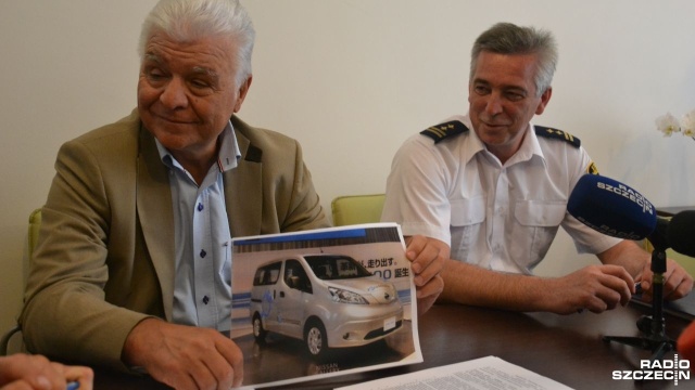 W kołobrzeskim magistracie podpisano umowę na zakup elektrycznego radiowozu.