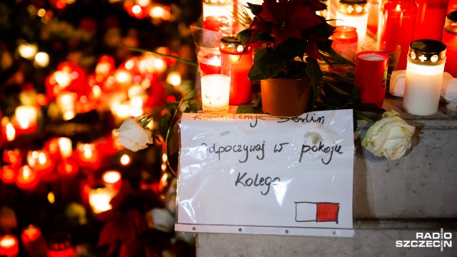 Państwo pomaga polskim rodzinom ofiar terroryzmu - przekonuje Ministerstwo Spraw Zagranicznych w odpowiedzi na pismo posła ze Szczecina. Sylwester Chruszcz z Kukiz03915 pytał, w jaki sposób rząd wspierał bliskich osób zabitych w zamachach i jak zamierza to robić, jeśli dojdzie do takiej tragedii.