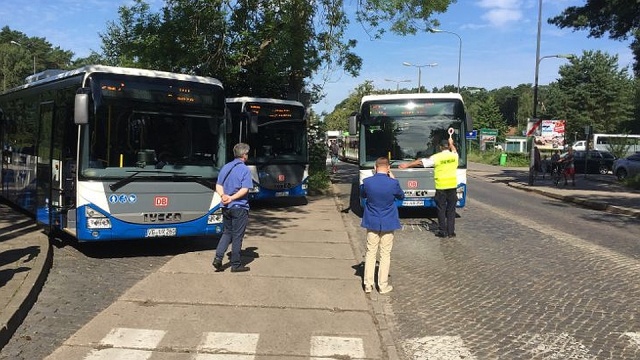 Polsko-niemieckiej wojny autobusowej w Świnoujściu ciąg dalszy. W środę straż miejska zatrzymała na granicy pięć autobusów spółki Usedomer Bader Bahn.