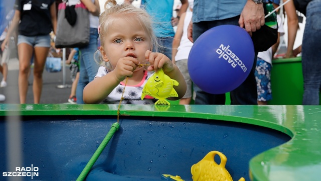 Teatr, kino, morskie animacje, namioty z Marsa i plac zabaw z huśtawkami i instrumentami: to atrakcje dla najmłodszych czyli strefa dziecięca. Funkcjonuje na pl. Adama Mickiewicza nad Wałami Chrobrego.
